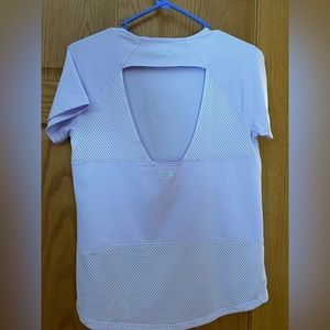 NWT Under Armor DriFit Top with Cut Out Back Size Medium